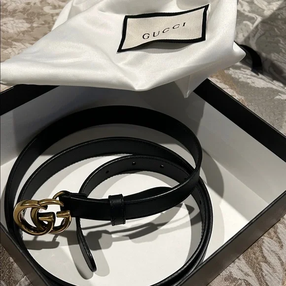 Authentic Gucci Black Leather Slim
GG Marmont Belt 409417 115/46 with Gift Box - Picture 2 of 11